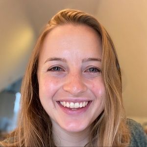 Meet your Posher, Caroline